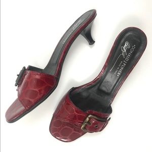 Donald J Pliner Italian Kelsi Croc Kitten Heel